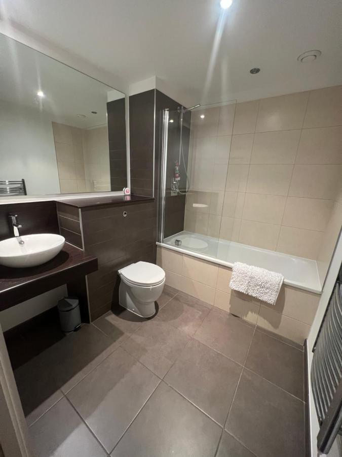 Bigkings Stylish 2 Bedroom Apartment With Free On Street Parking Манчестер Экстерьер фото